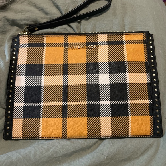 Michael Kors plaid jet set medium wristlet - Picture 1 of 14